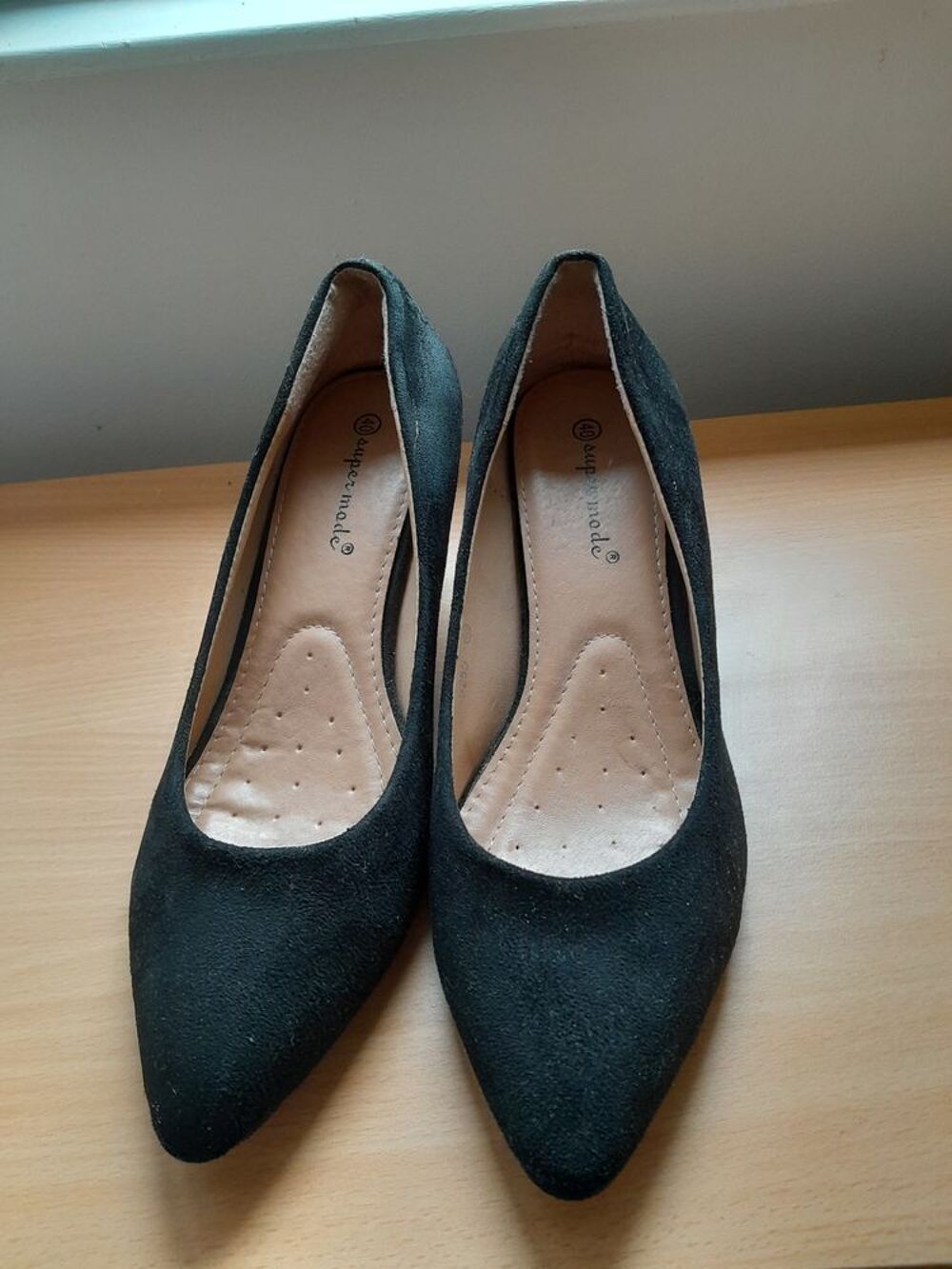 Escarpins noir en daim Chaussures