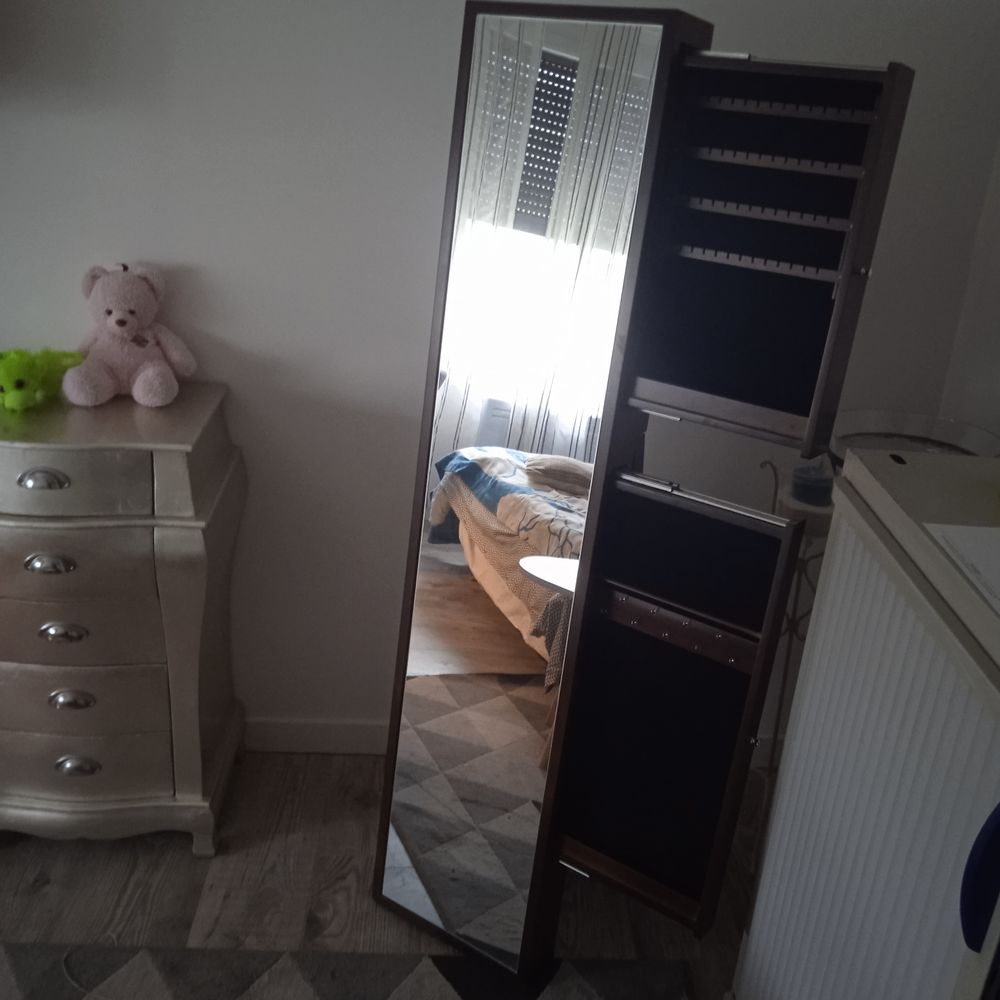 Armoire &agrave; bijoux marron tiroirs lat&eacute;raux hauteur 160 tr&egrave;s st Meubles