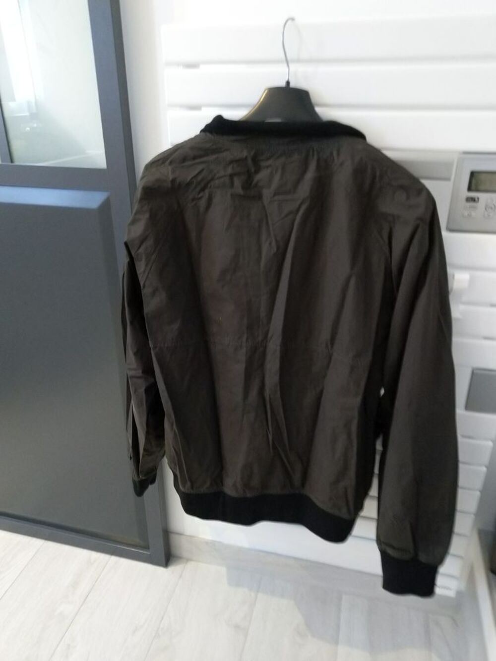 Blouson Zara
Vêtements