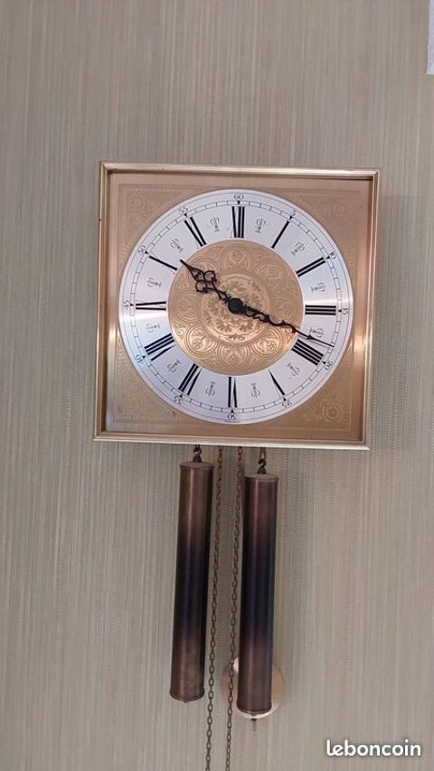 Horloge murale tempus fugit 70 Pont-du-Chteau (63)