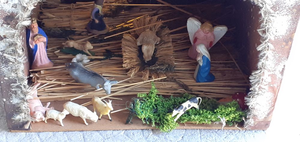 Creche avec santons
Décoration