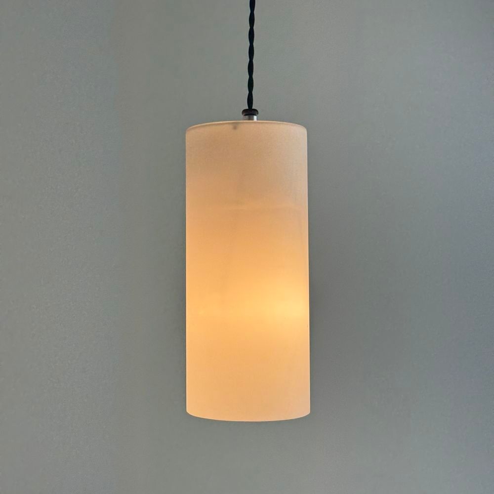 PAIRE D'ANCIENNES SUSPENSIONS EN OPALINE 1970 VINTAGE Décoration