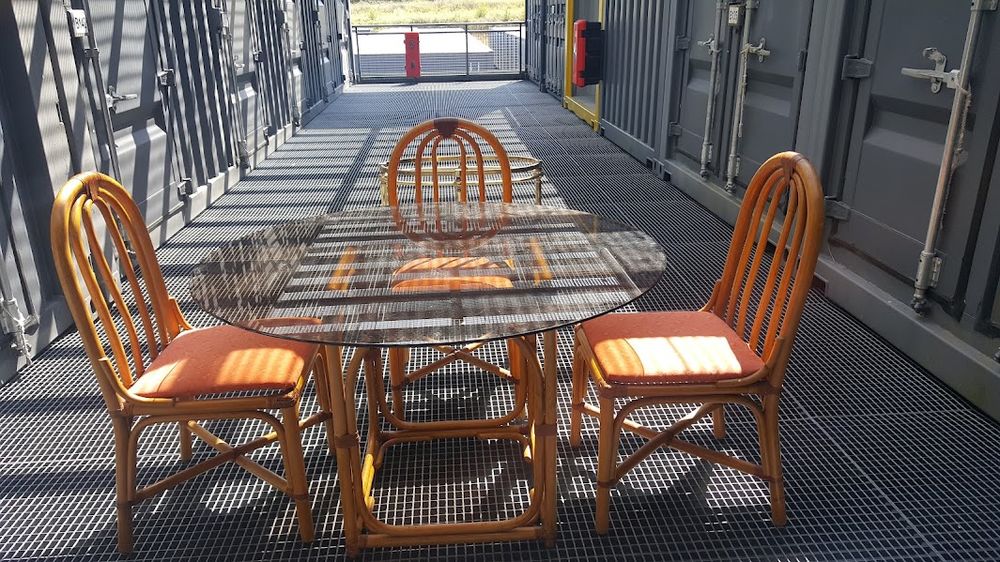 Table ronde + 4 chaises Meubles