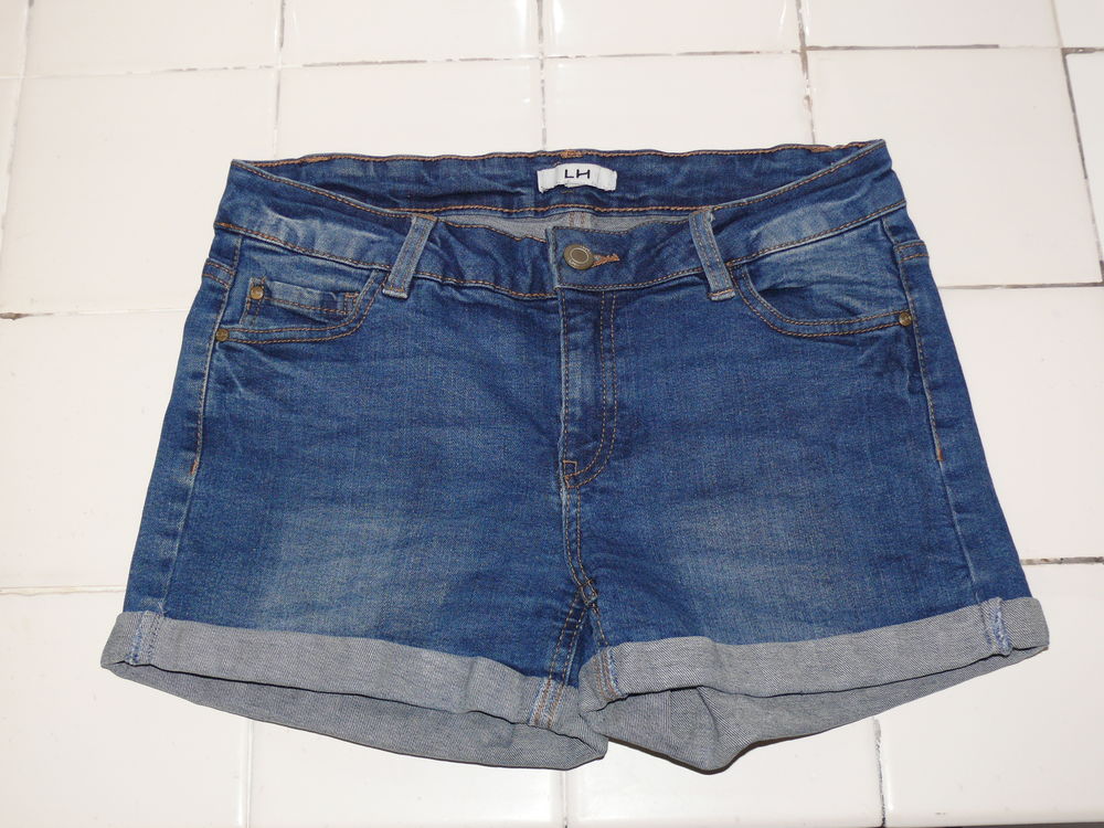 Achetez shorts la halle 2 quasi neuf annonce vente Saintes