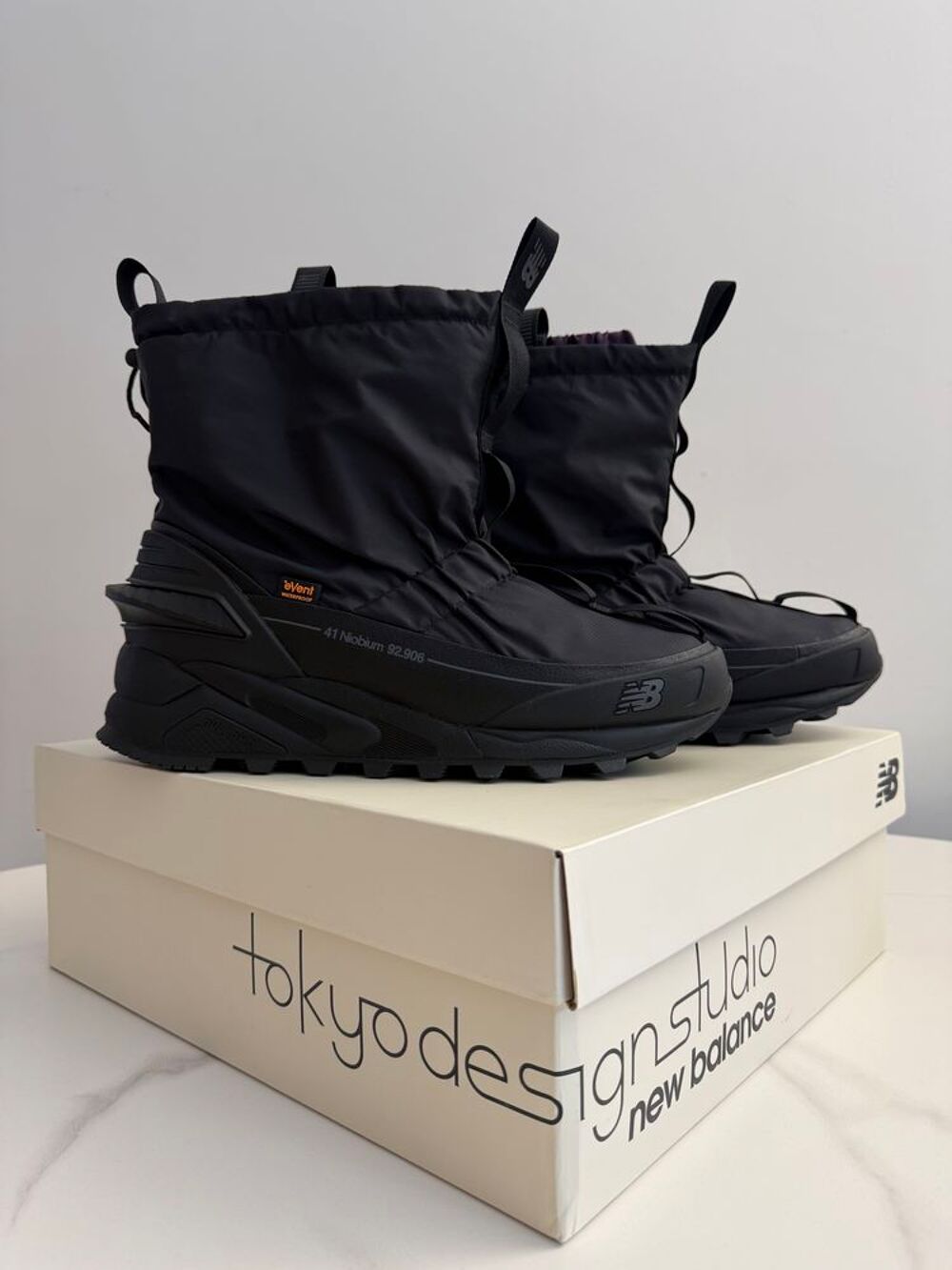 New Balance Tokyo Design Studio Niobium C_3 Chaussures