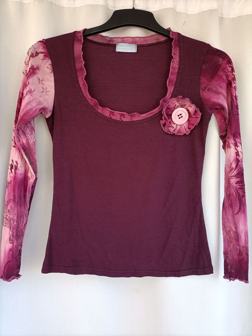 Haut femme tendance bordeaux manches longues fleurs, neuf ja Vêtements