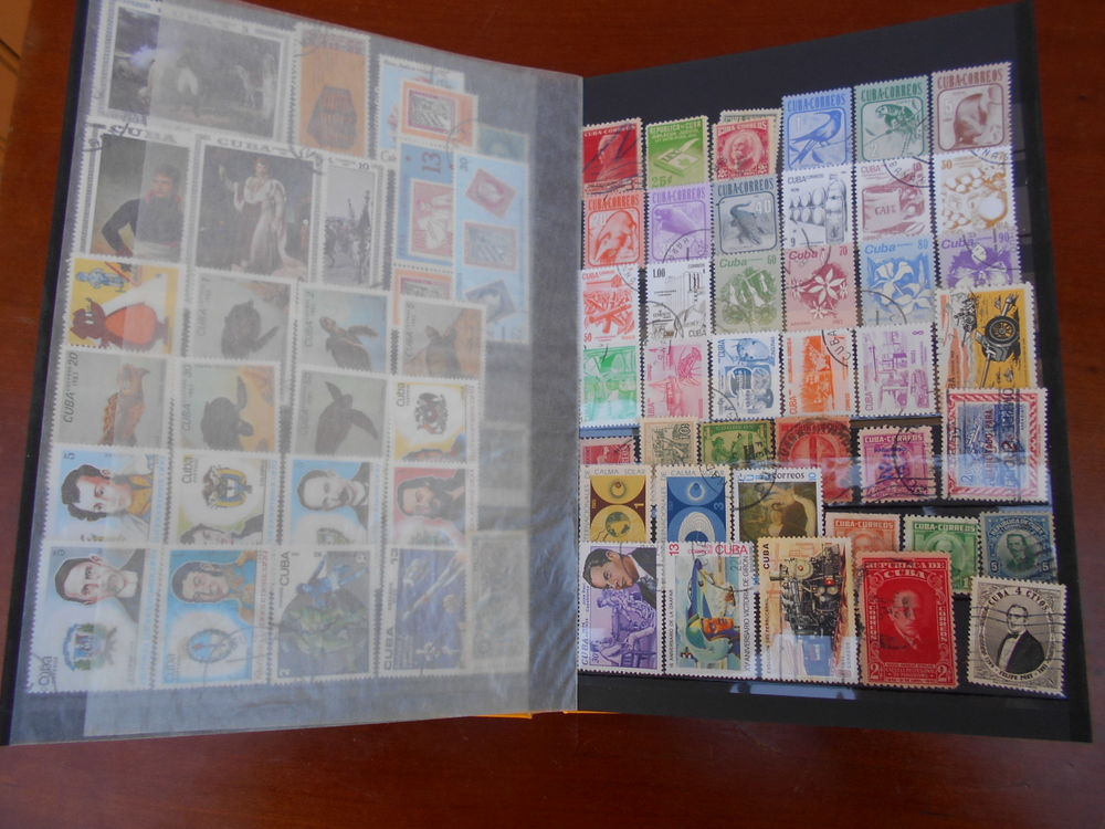 ALBUM de 757 TIMBRES du Monde 