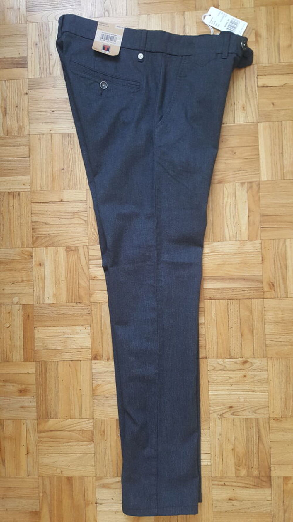 PANTALON NEUF Vêtements