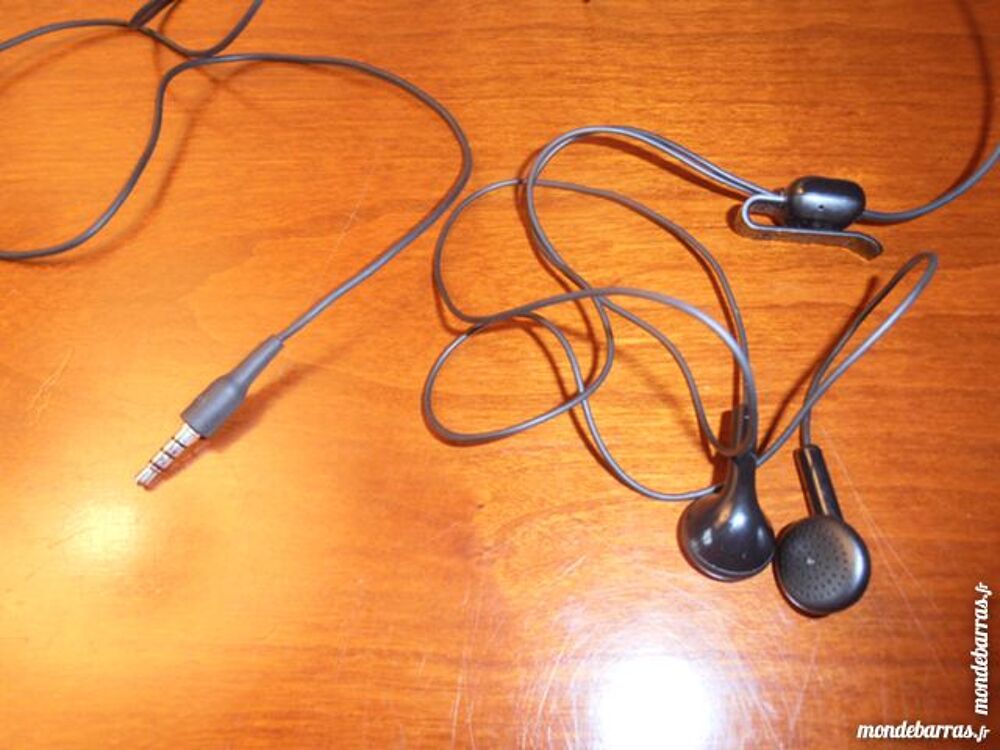 Paire d'&eacute;couteurs NOKIA (26) Téléphones et tablettes