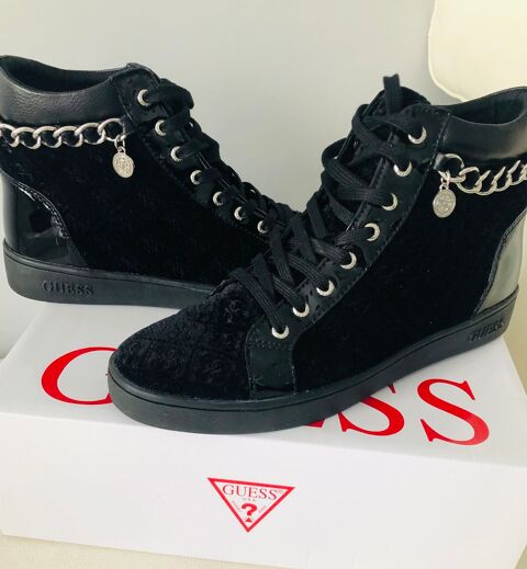 Paire de chaussures  Marque GUESS Original 120 Rueil-Malmaison (92)