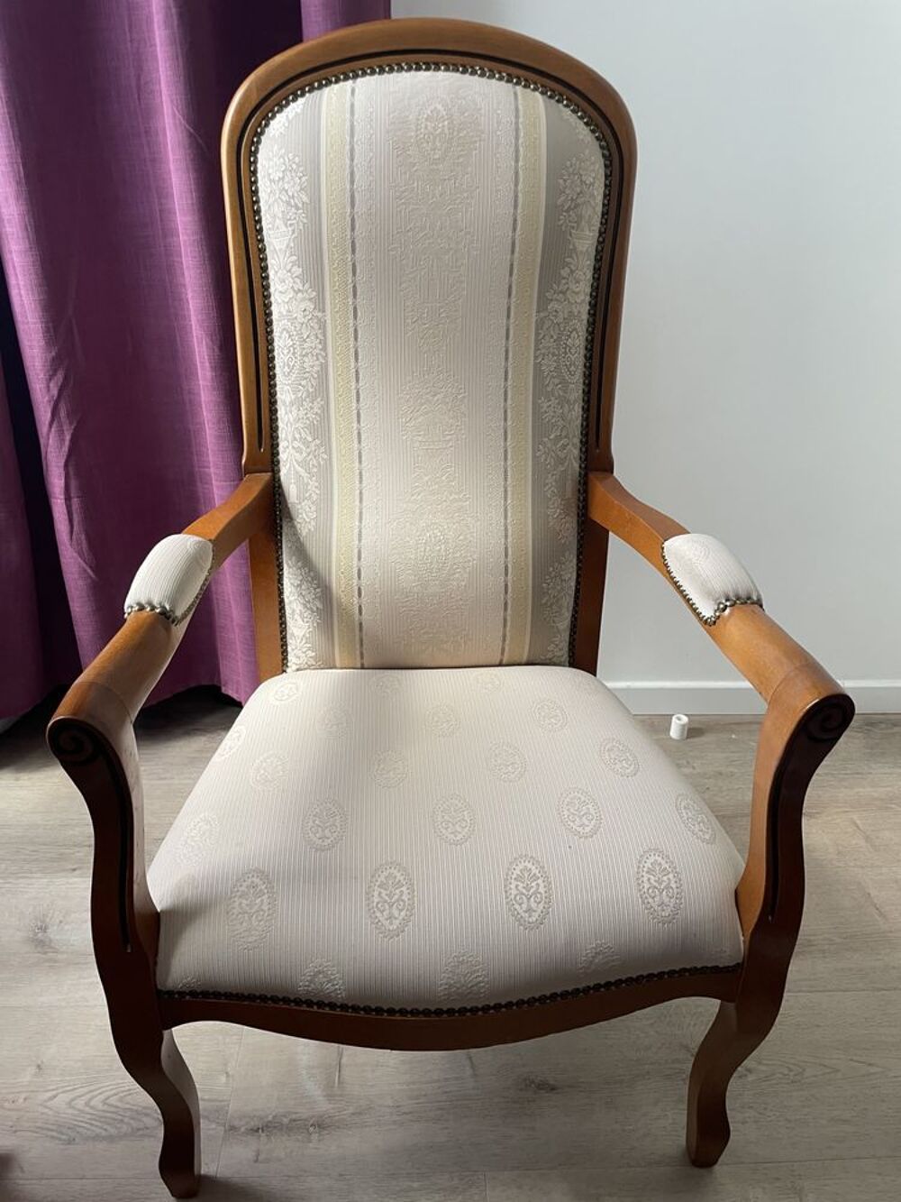 Fauteuil Voltaire Tissu H&ecirc;tre Beige Parfait Etat Meubles