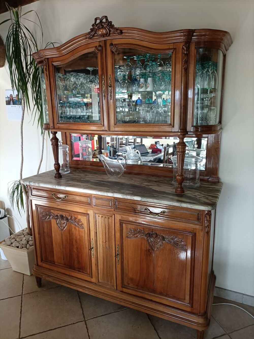 Buffet vaisselier deux-corps restaur&eacute; Meubles