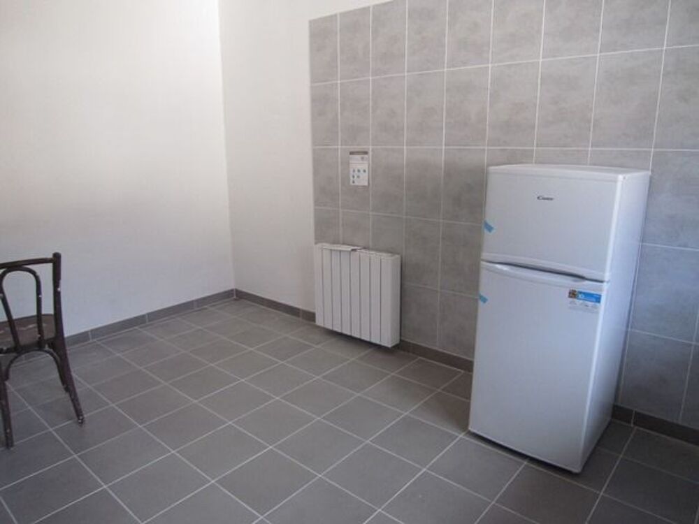 Location Appartement Bel appartement meubl de type 3 - 80m - Au 3me tage sans ascenseur d'un htel Aspres-sur-buch
