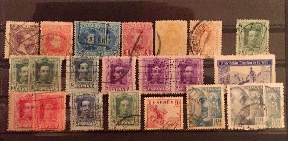TIMBRES D'ESPAGNE ET DU PORTUGAL 