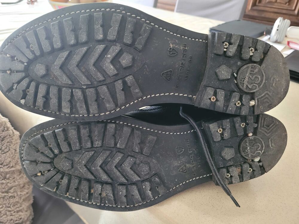chaussure montates cuire. Chaussures