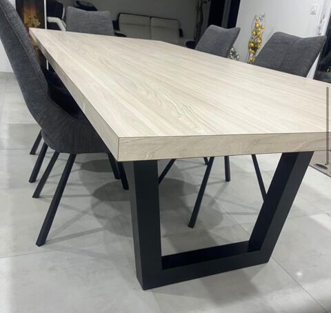 Grande table de salle à manger moderne bois chêne massif 1250 Dole (39)