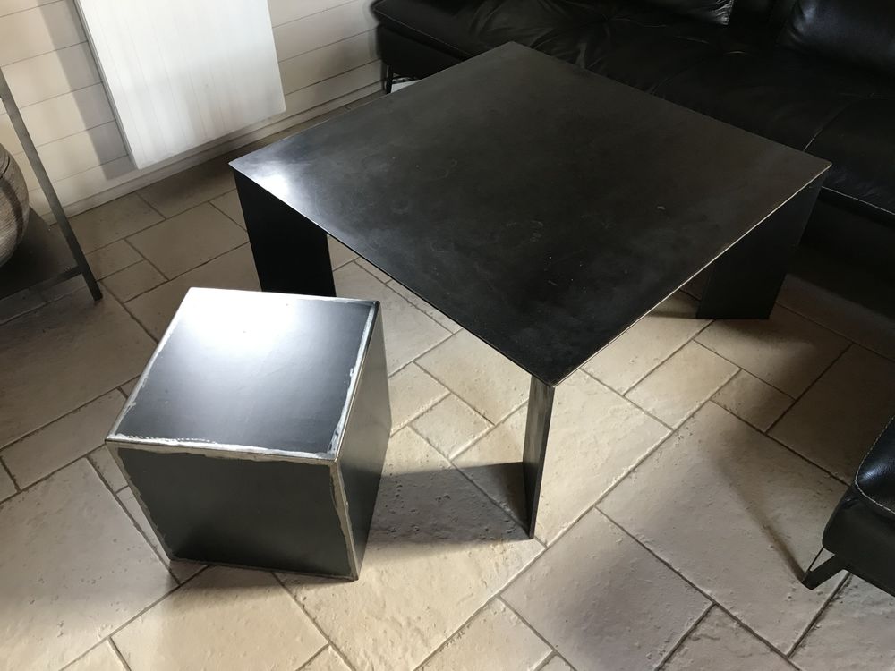 Table basse carr&eacute;e en acier noir Meubles