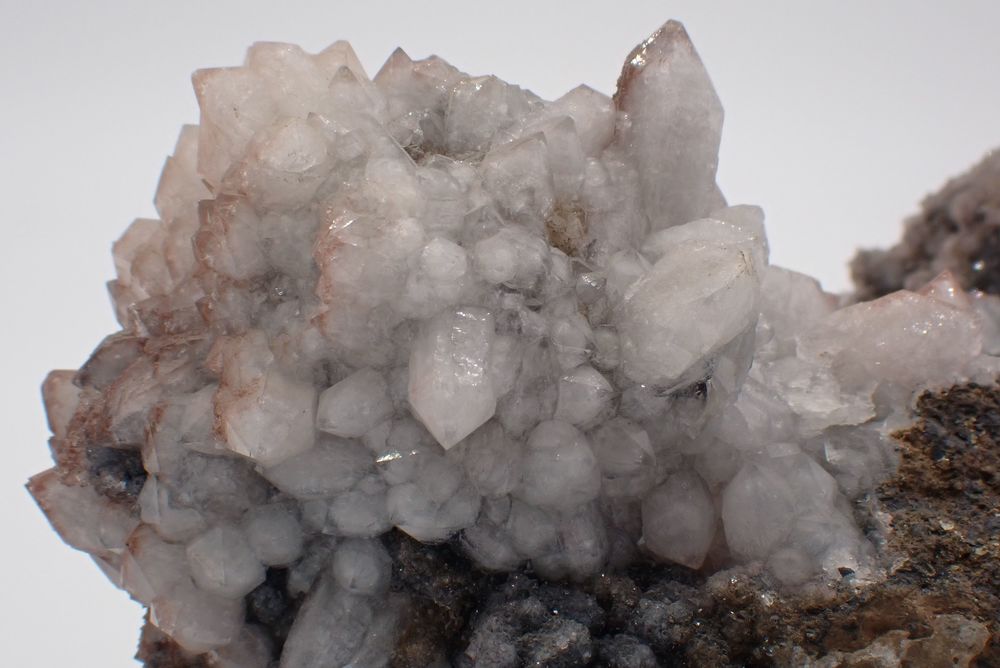 Rhodochrosite &amp; Quart h&eacute;mato&iuml;des Maramures Cavnic Roumanie 