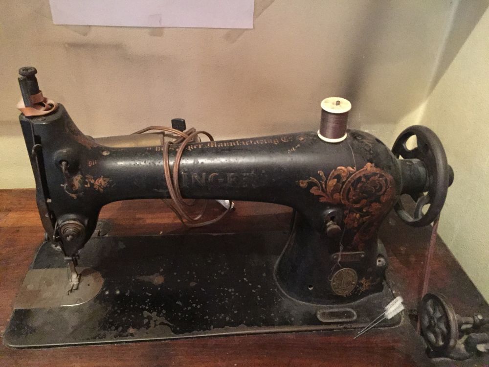 machine &agrave; coudre singer num&eacute;rot&eacute;e Meubles