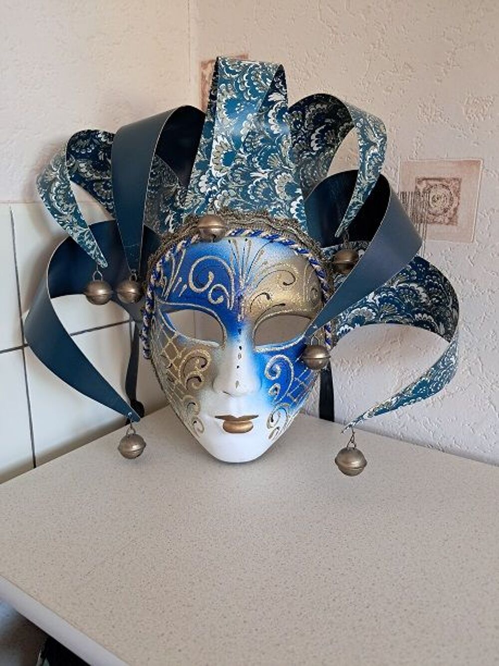Masque v&eacute;nitien main italie deguisement cosplay fete bridger 