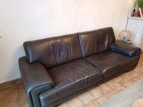 Canap� cuir plus table basse. 300 Le Mans (72)