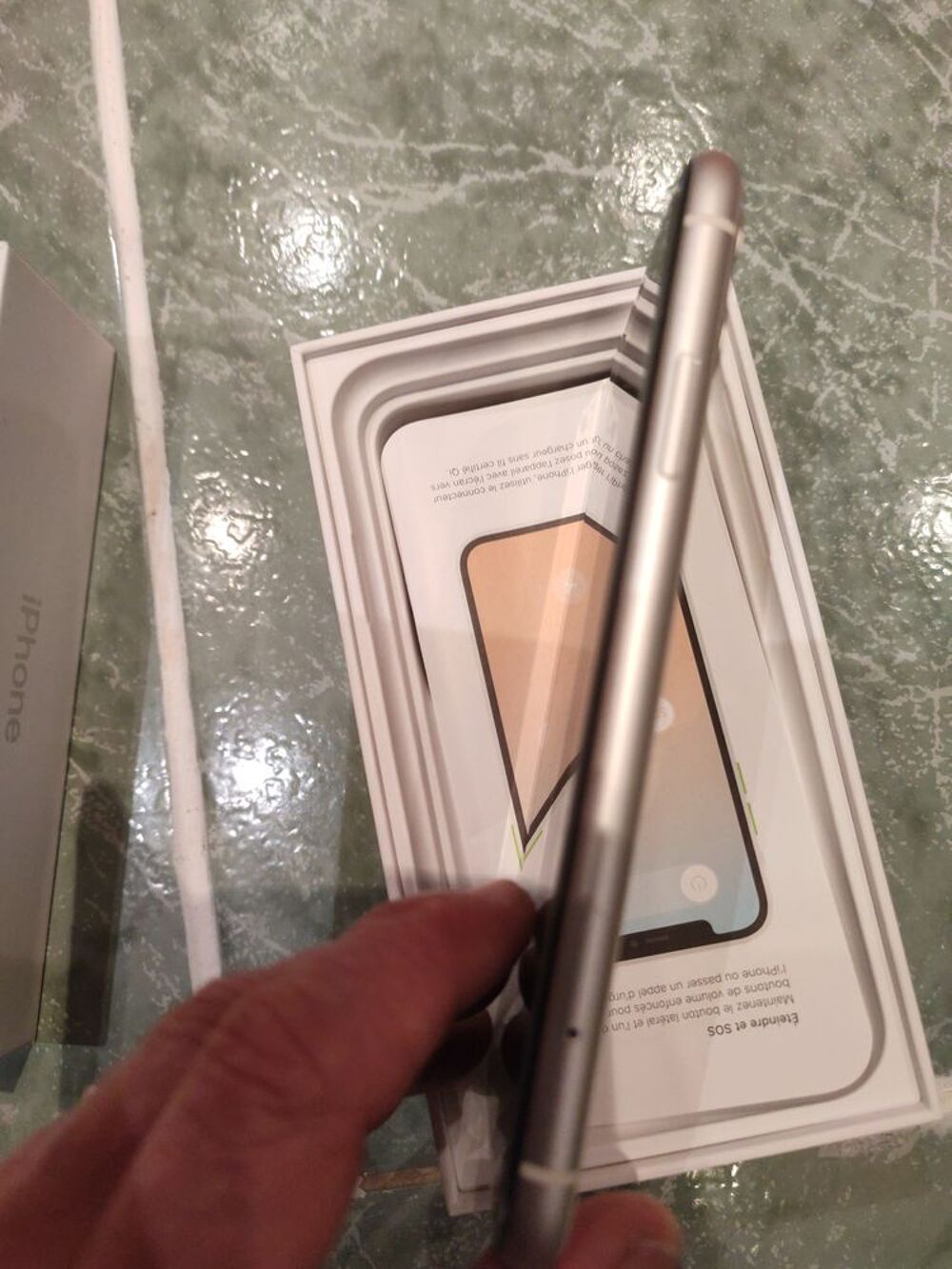 Iphone 11 64 giga Téléphones et tablettes