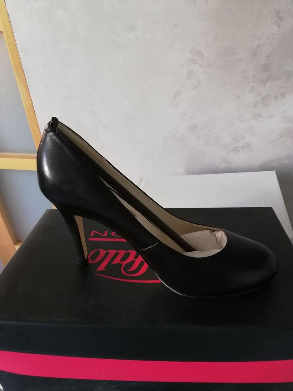 Important stock Chaussures neuves femme point. 37 Chaussures