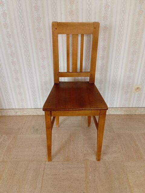 Belle chaise en bois 60 Saintry-sur-Seine (91)