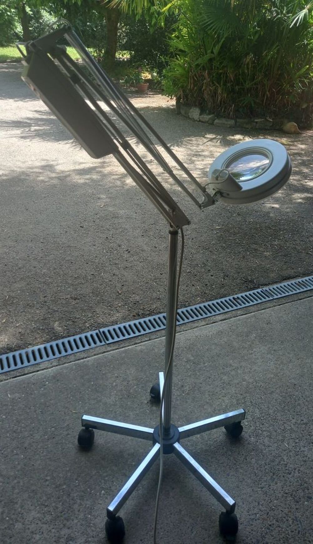 lampe grossissante sur pied Bricolage