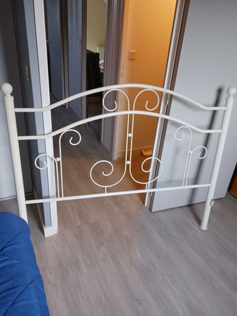 cadre de lit 2 personnes 10 Renaz� (53)