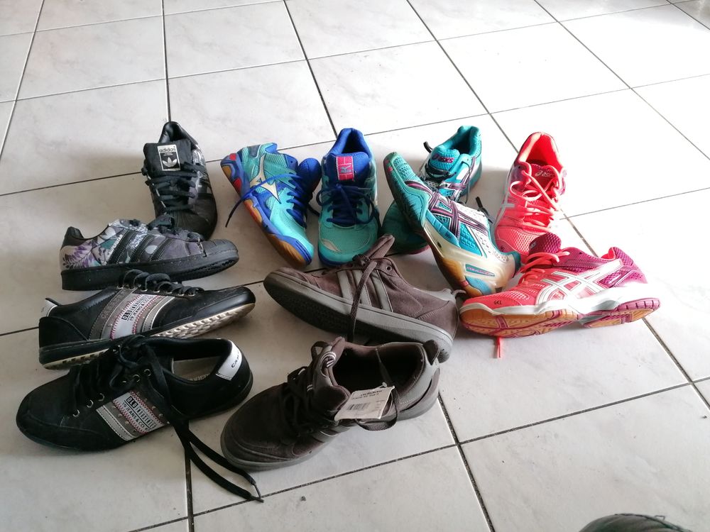 Plusieurs baskets occasion et 2 paires neuves tbe Chaussures
