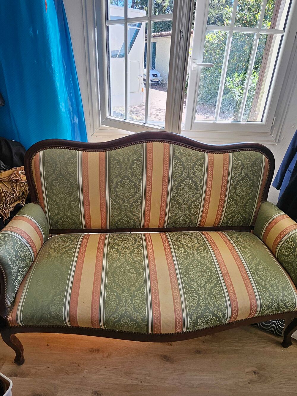 Canap&eacute; vintage et 2 fauteuils voltaire assortis Meubles
