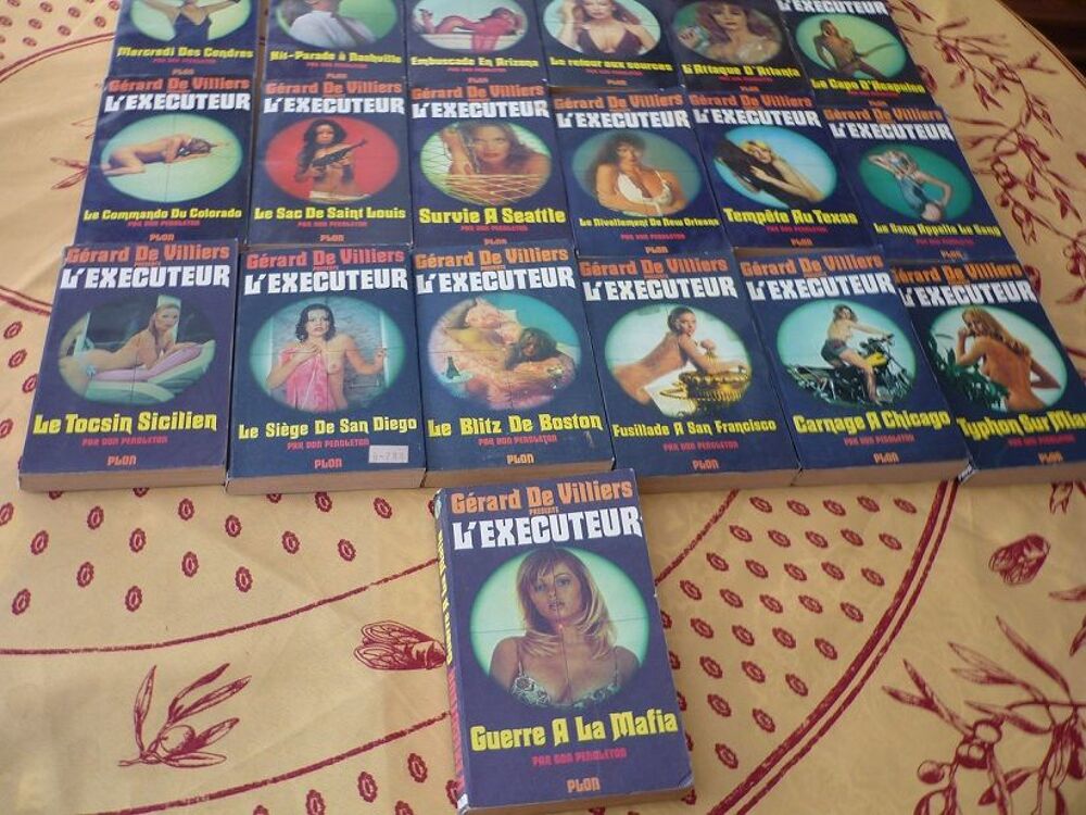 25 LIVRES SERIE "L'EXECUTEUR" Livres et BD