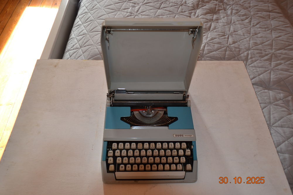 Machine &agrave; &eacute;crire de voyage 