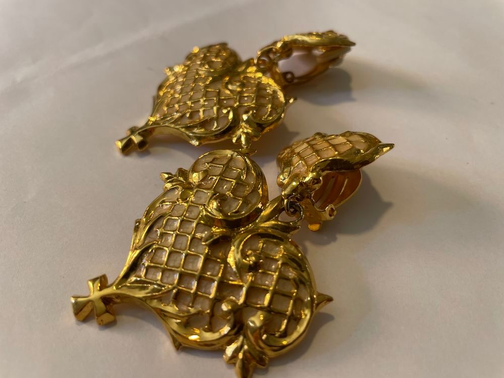 BO Clip coeur croisillons email blanc nacr&eacute; pendant c?ur CL Bijoux et montres