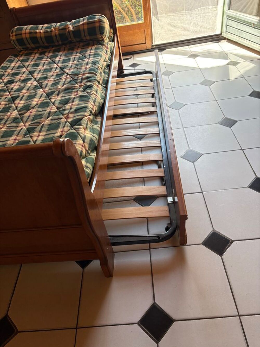 Lit bateau avec sommier et tiroir avec 2&egrave;me sommier Meubles