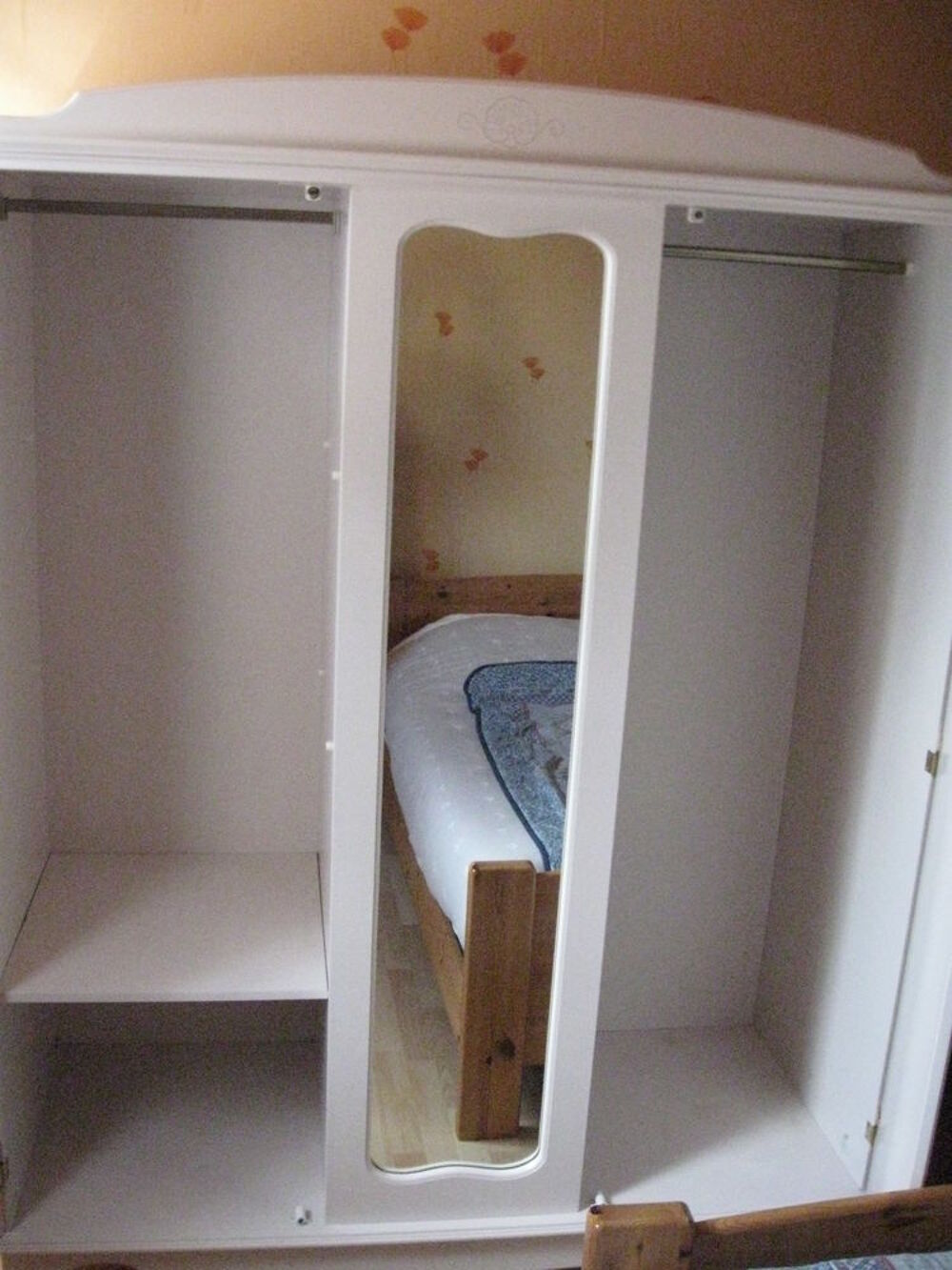 ARMOIRE EN BOIS COLORIS BLANC + LIT 90X190 CM Meubles