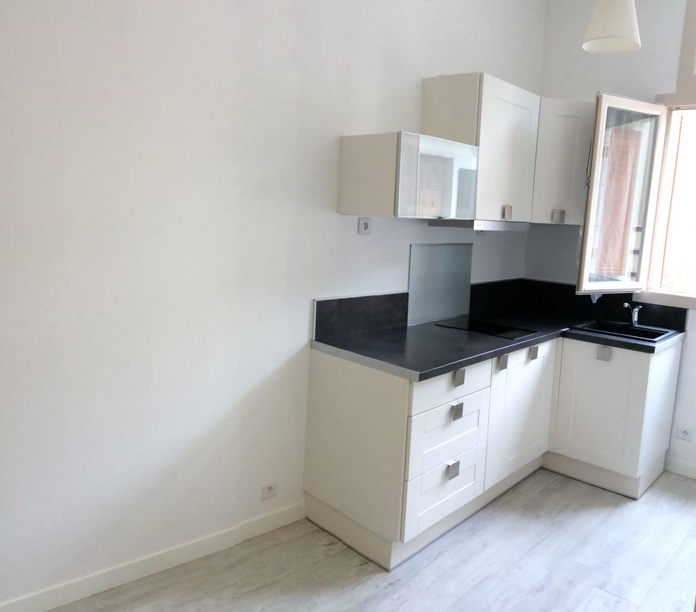 Location Appartement T1 en rez de chaussée plein sud chauffage compris garage dis Brueil-en-vexin