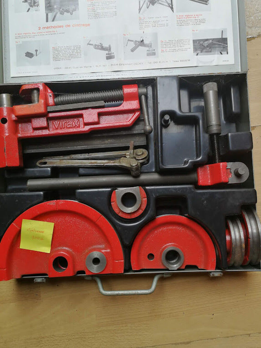 Cintreuse d'&eacute;tabli. Bricolage