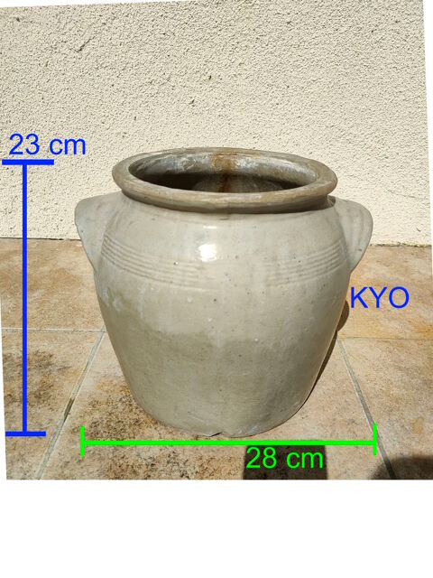Pot/cache-pot rond saloir terre cuite poignées gris clair 59 Foncine-le-Haut (39)