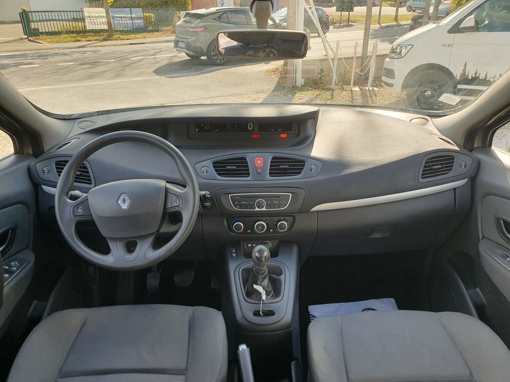 Sc&eacute;nic III Scenic III dCi 110 FAP eco2 Authentique Euro 5 2011 occasion 28000 Chartres