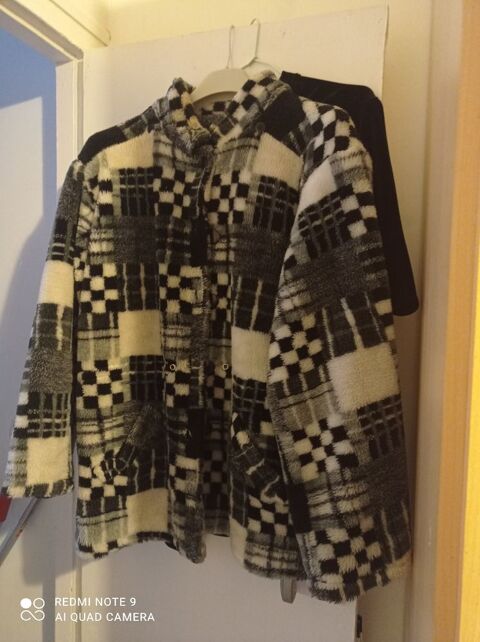 Veste 3/4 fourrure synthtique t 40/42 12 Nangis (77)
