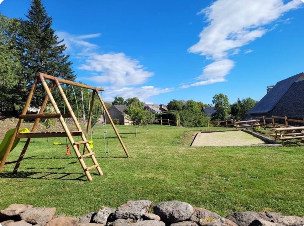  Gîte 4 étoiles Le Parsou 15 personnes max Auvergne, Cussac (15430)