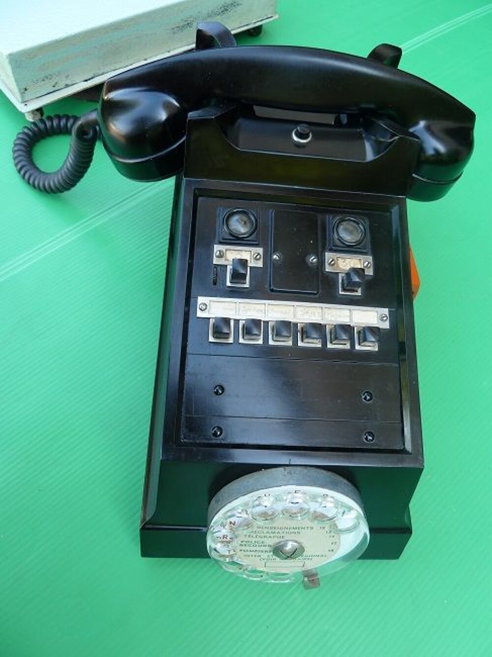 Ancien t&eacute;l&eacute;phone Téléphones et tablettes