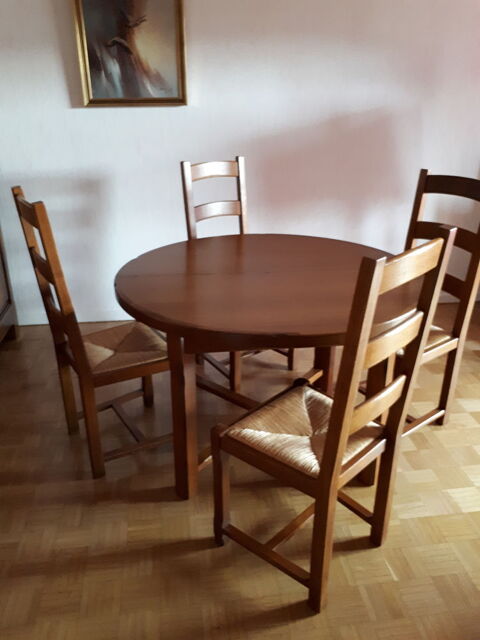 Salle  manger en bois. 170 Gap (05)