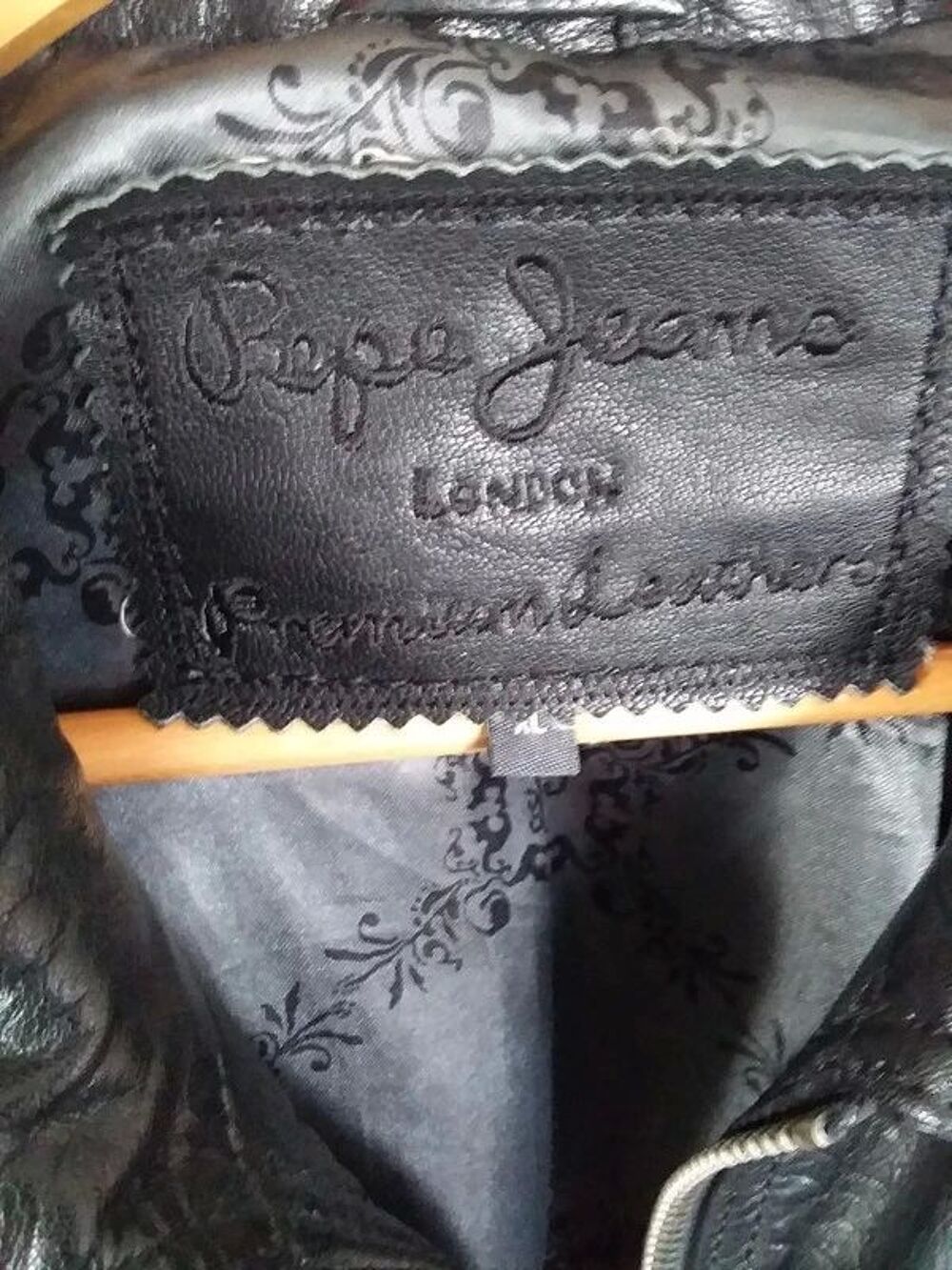 Veste en cuir Pepe Jeans
Vêtements