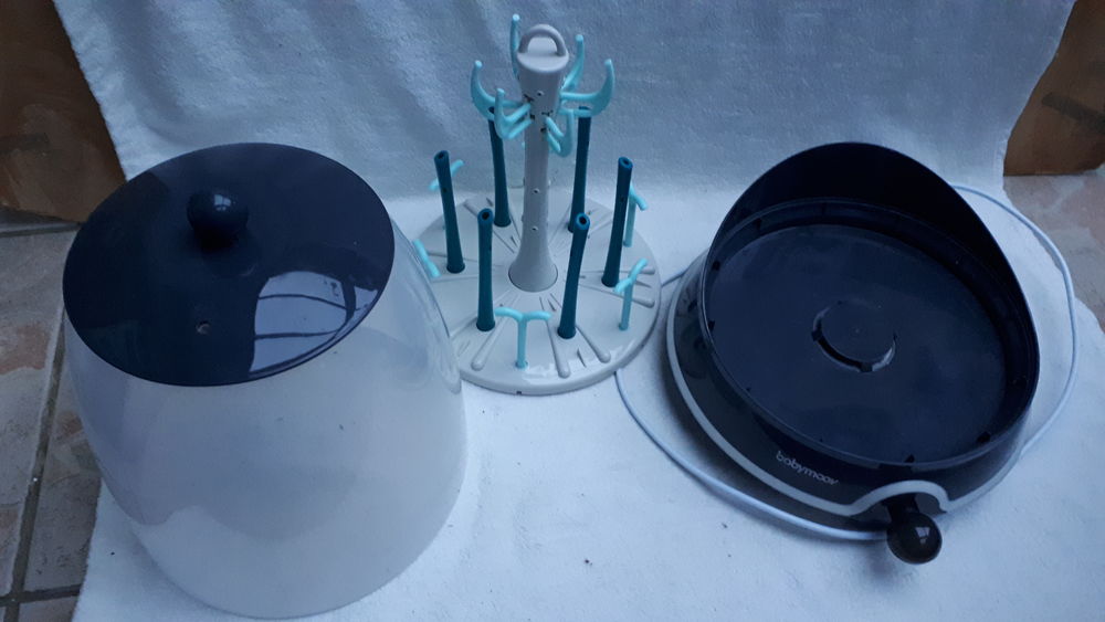 St&eacute;rilisateur biberons vapeur et &eacute;goutte biberons Puriculture