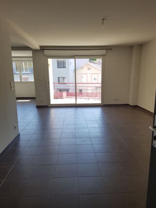  Appartement à louer 5 pièces 118 m²