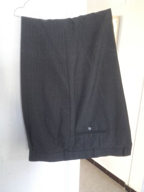 COSTUME  gris  (PH) 40 Houdain (62)