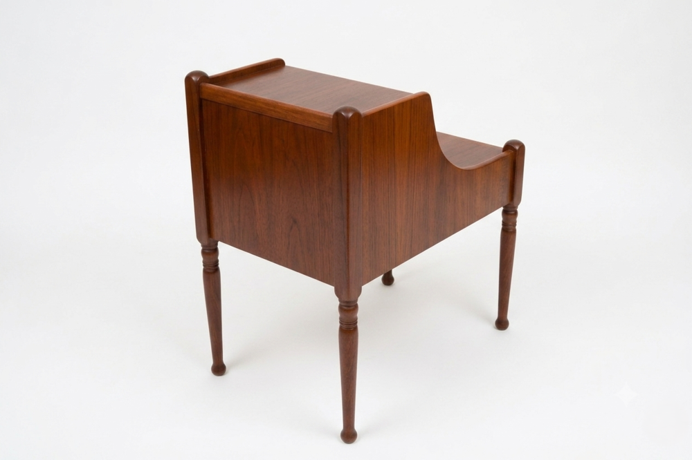 Paire de tables de chevet danoises scandinaves en acajou Meubles